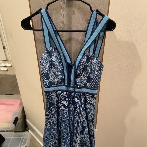 BCBGMaxAzria blue pattern long dress size 0 - Picture 1 of 3